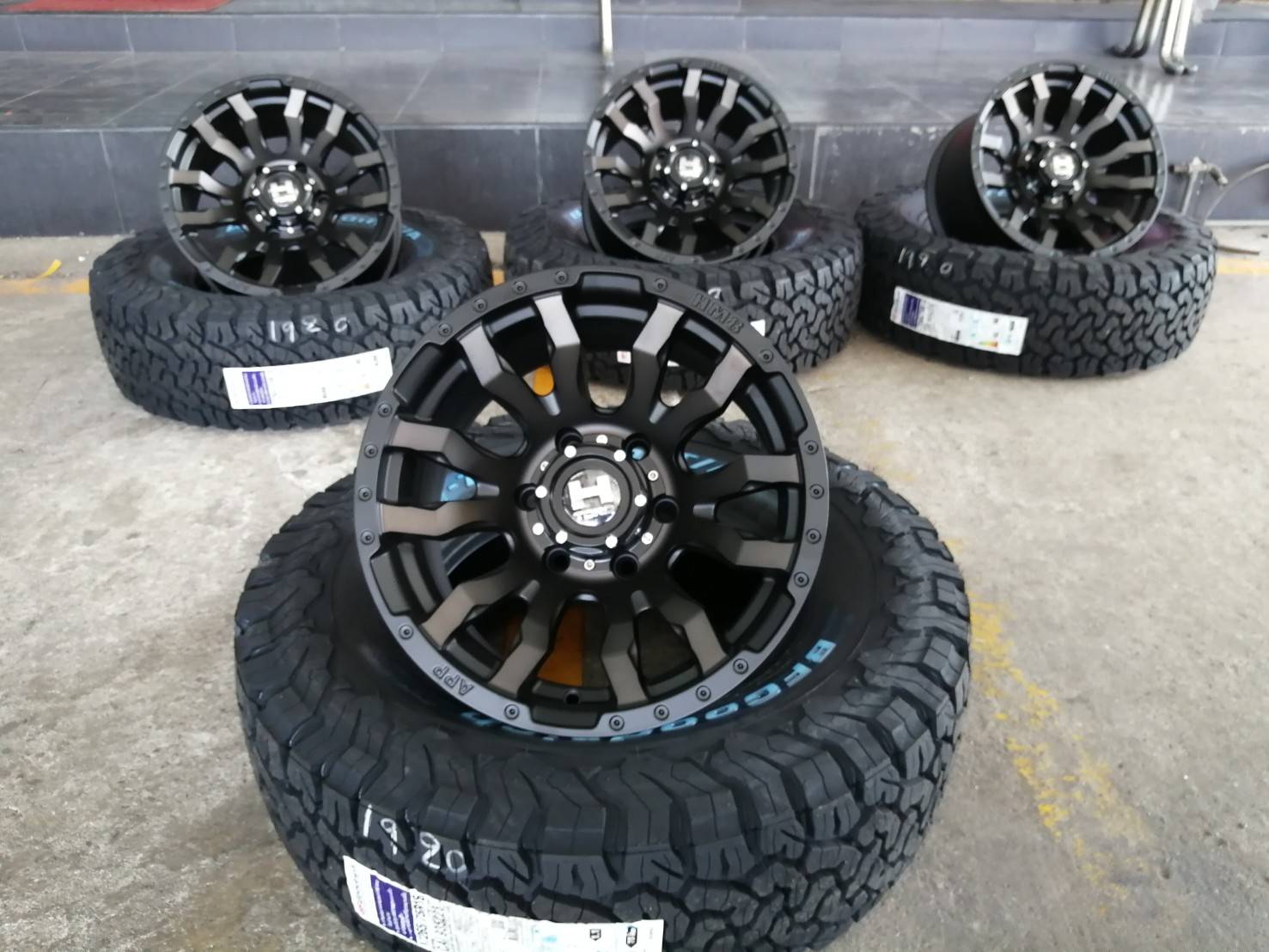 ล้อ HAMMER HM8 ขอบ16 กว้าง 8.5 PCD 6x139.7 offset+0