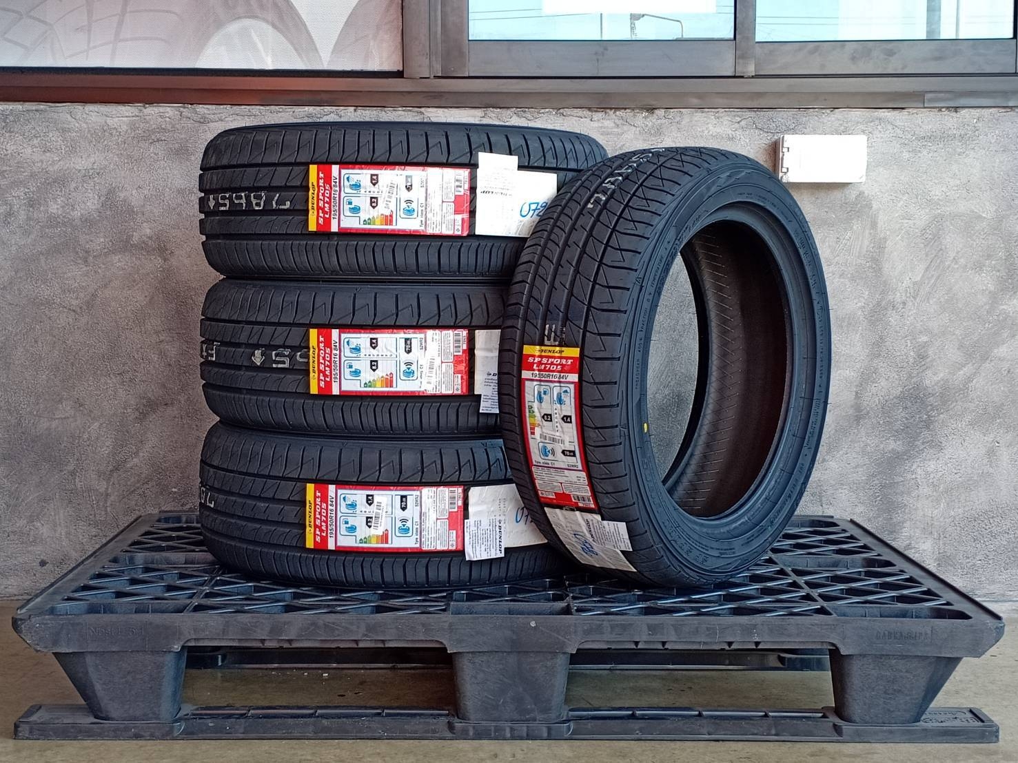 DUNLOP 195/50R16 SP SPORT LM705 84V MADE IN JAPAN