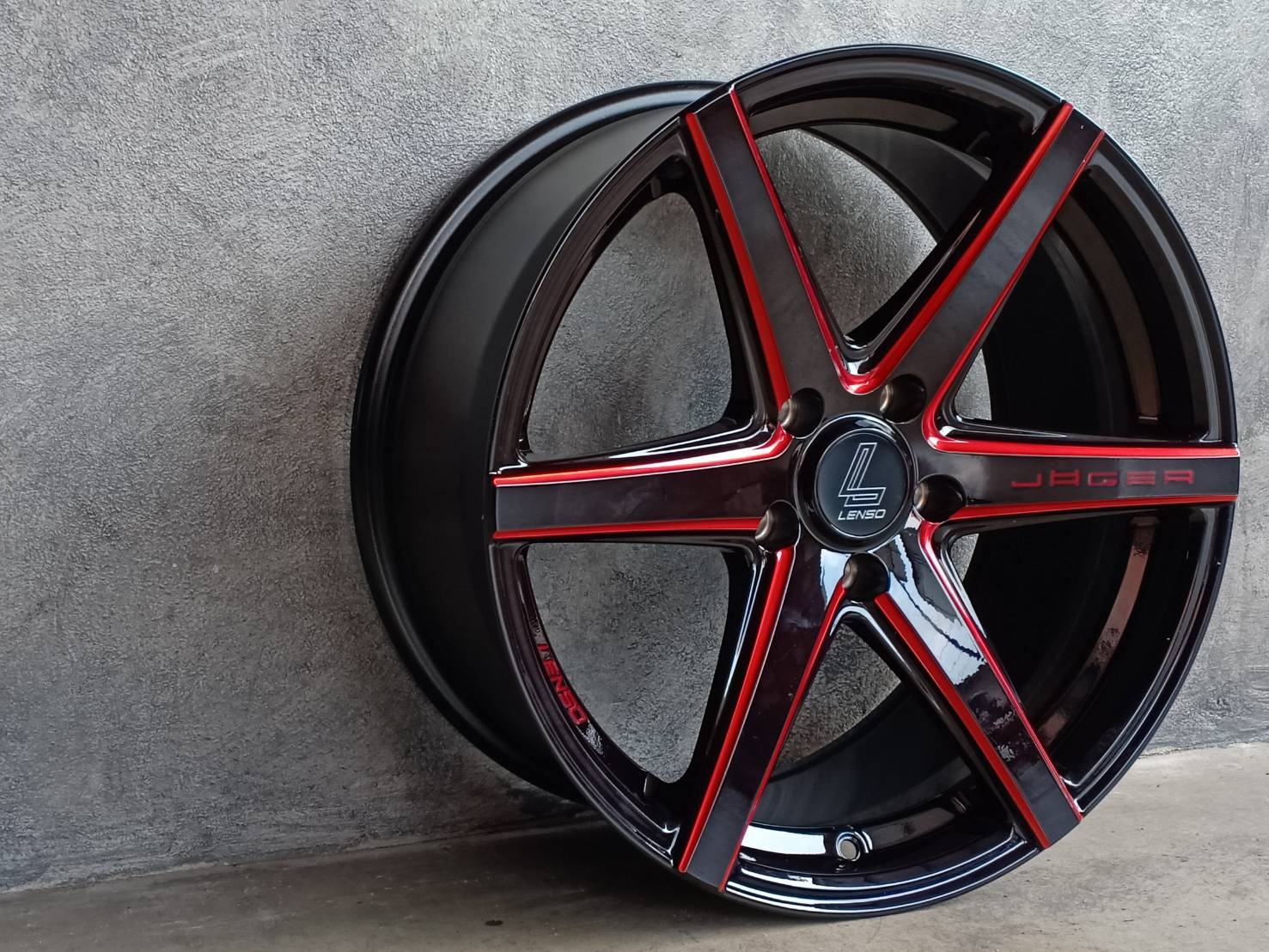 JAGER-CRAFT 18X8.5 5H114.3 ต้องการส่วนลดราคาพิเศษ กรุณาสอบถาม