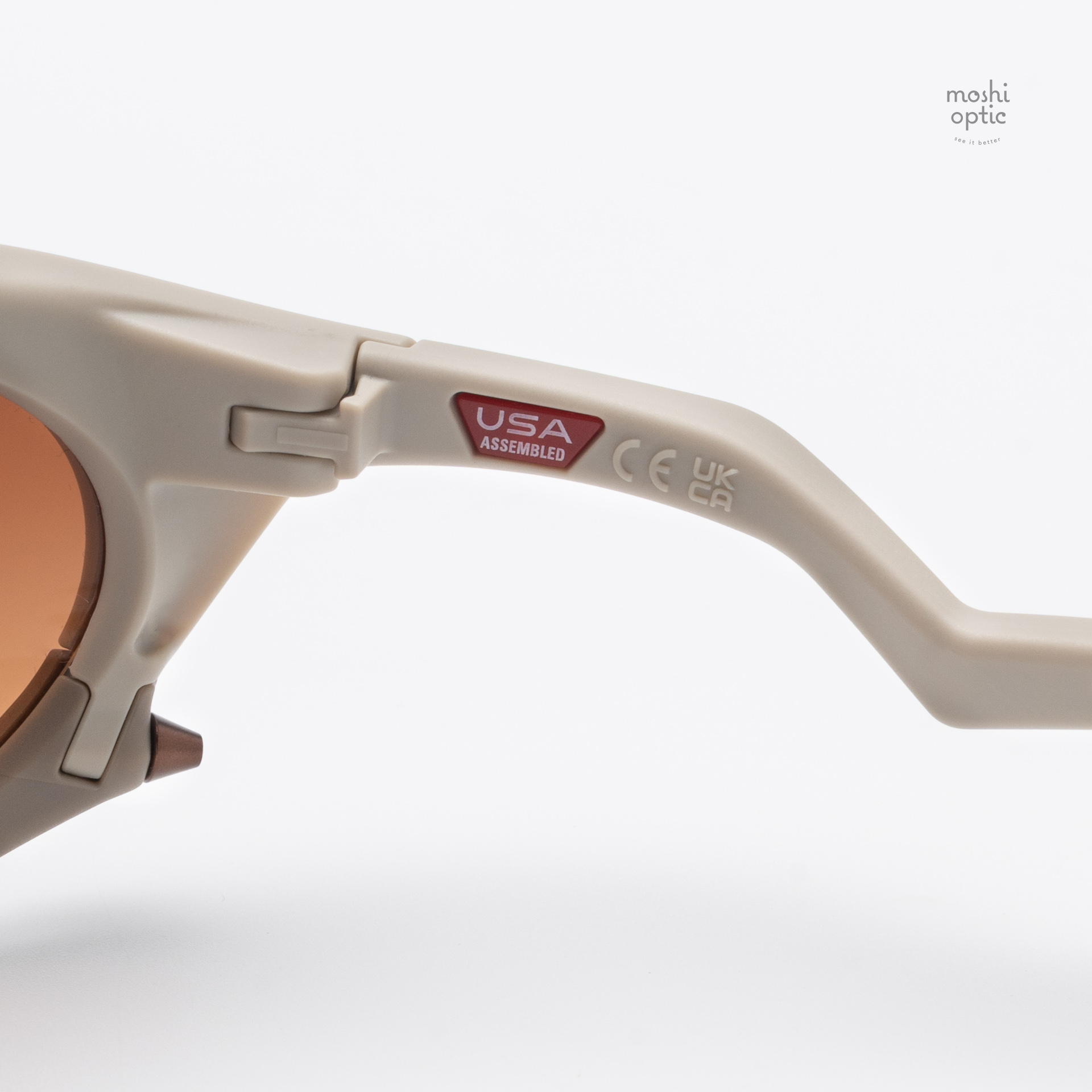 OAKLEY Plantaris OO9437-02 Matte Sand Prizm Brown Gradient