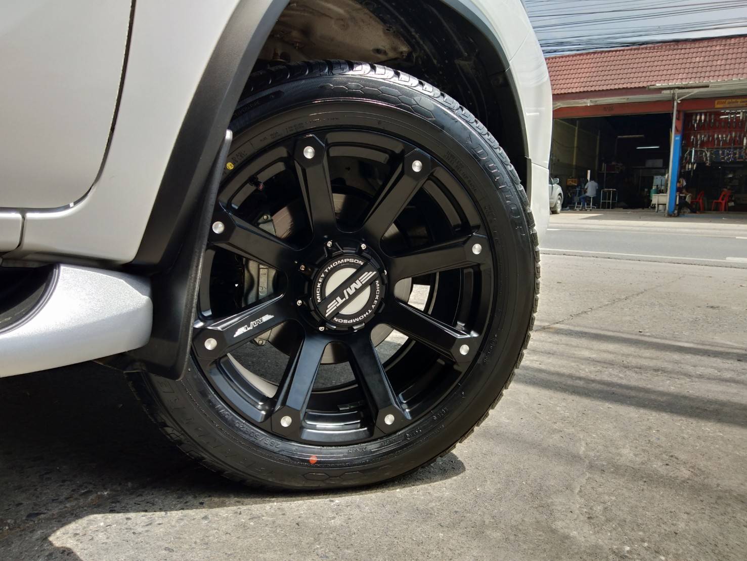 ล้อแท้ MICKEY THOMPSON ROUSH ขอบ20