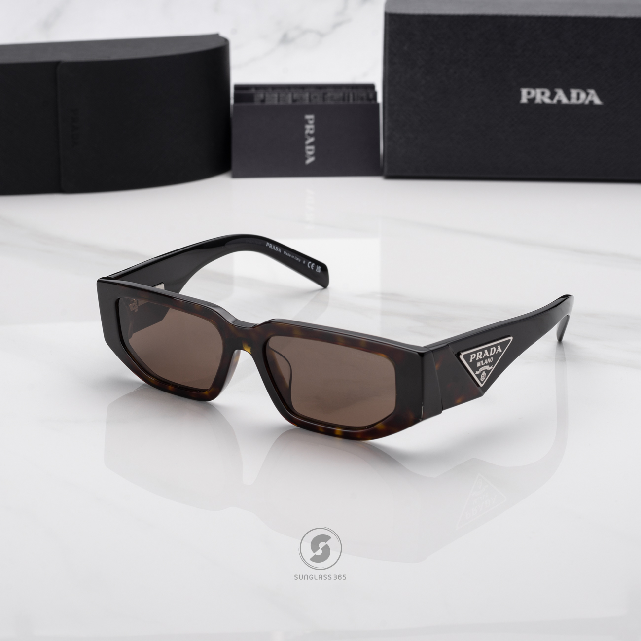แว่นกันแดด PRADA PR09ZSF 2AU06B