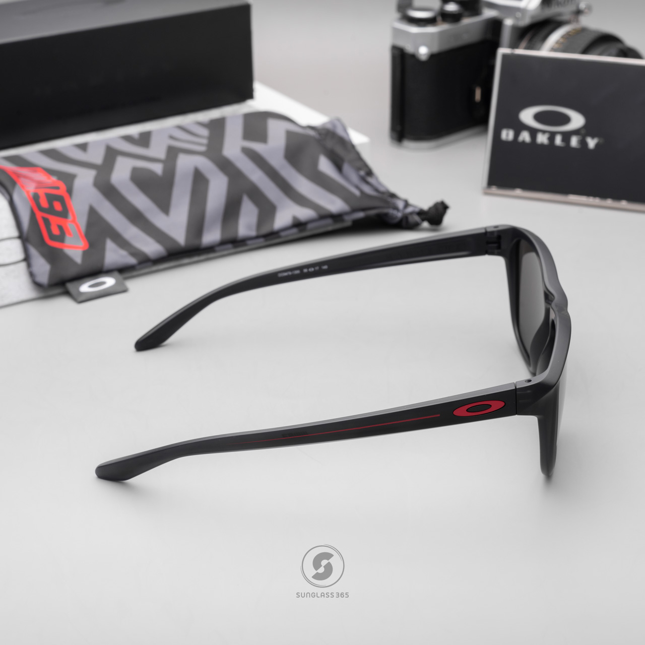 OAKLEY MANORBURN OO9479-13 MotoGP Prizm Black mm93
