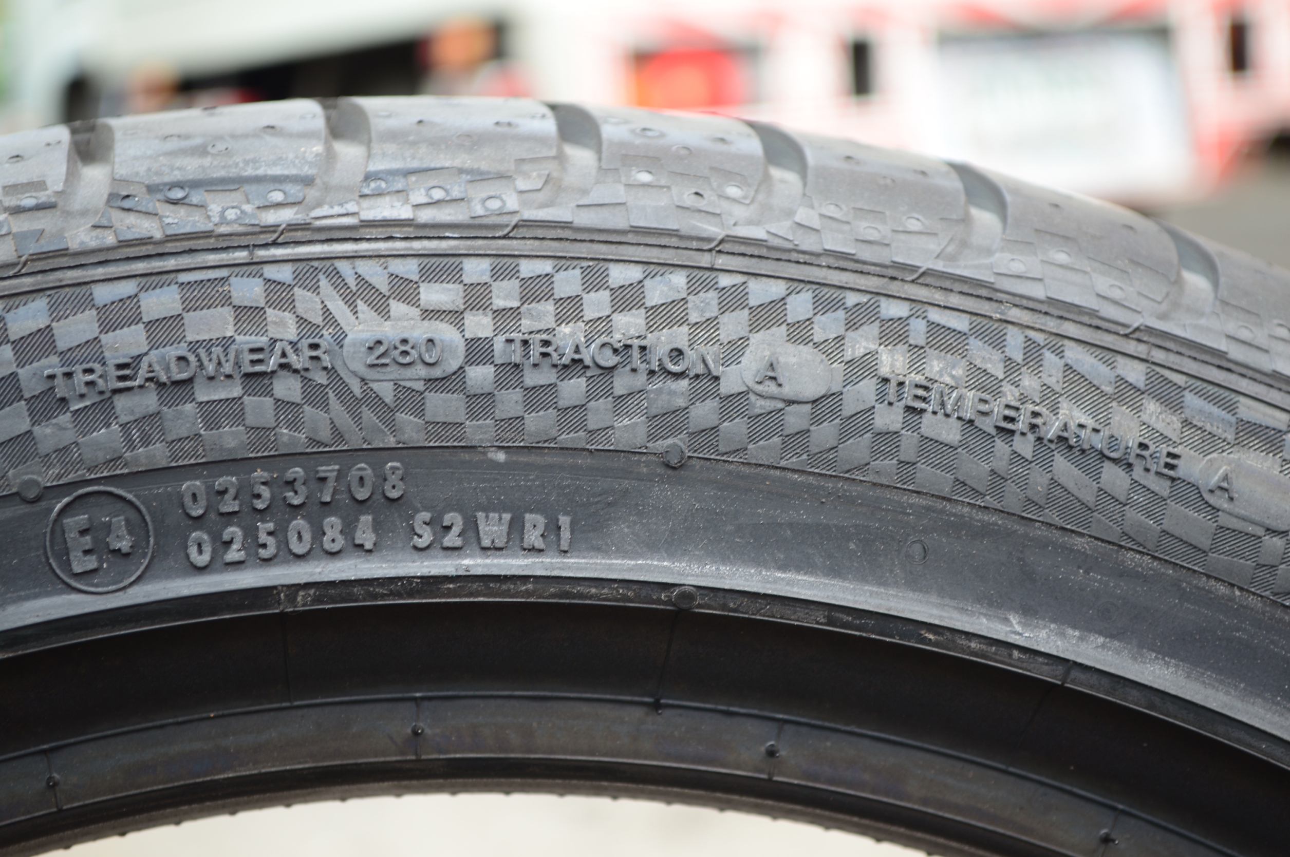 CONTINENTAL CONTISPORT CONTACT3 SSR RFT 245/45-19 เส้น 6800 ปี16 ปกติ12500