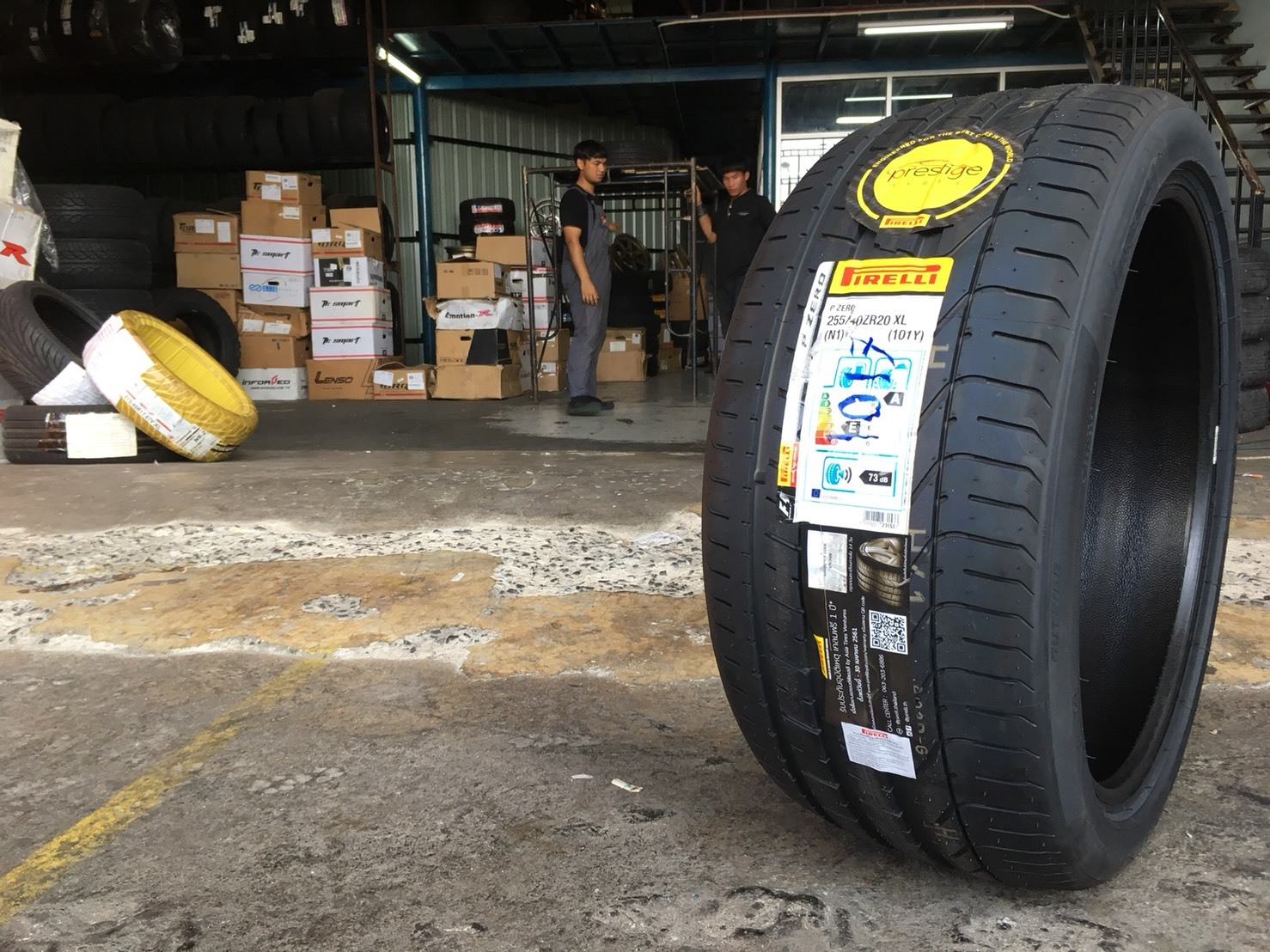 PIRELLI CINTURATO P7 RUNFLAT 255/40-18ราคาพิเศษ