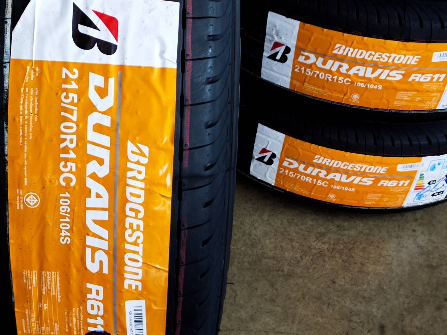 BRIDGESTONE DURAVIS R611 215/70R15C 106/104S THAILAND