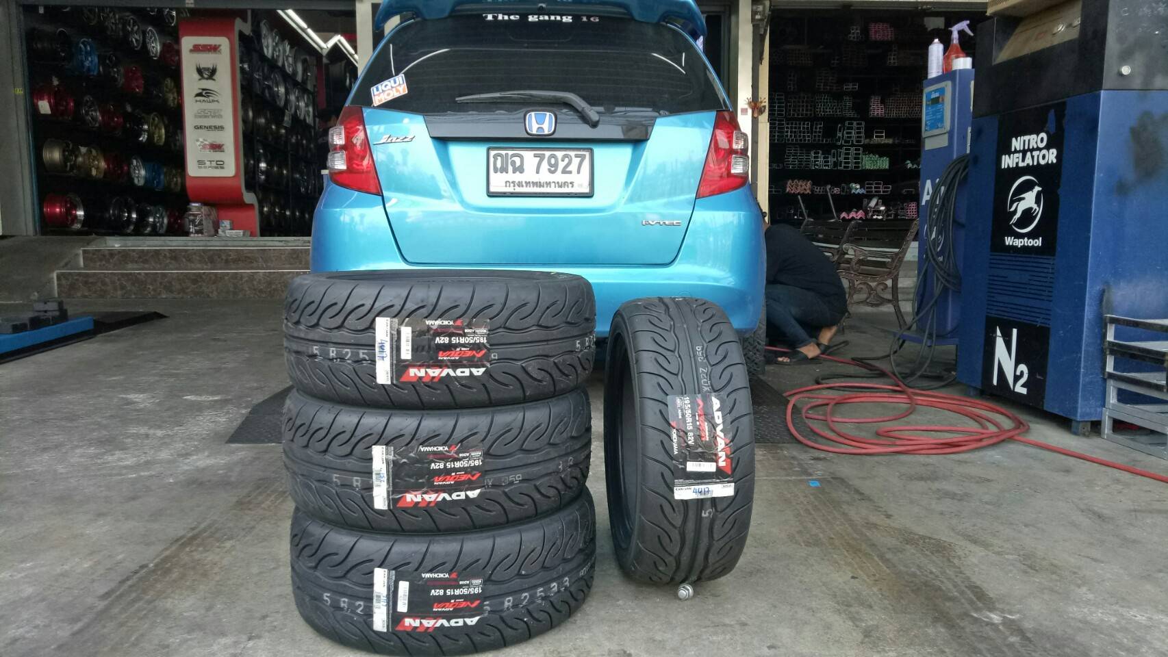 YOKOHAMA ADVAN AD08R 195/50-15 ราคาลดพิเศษ