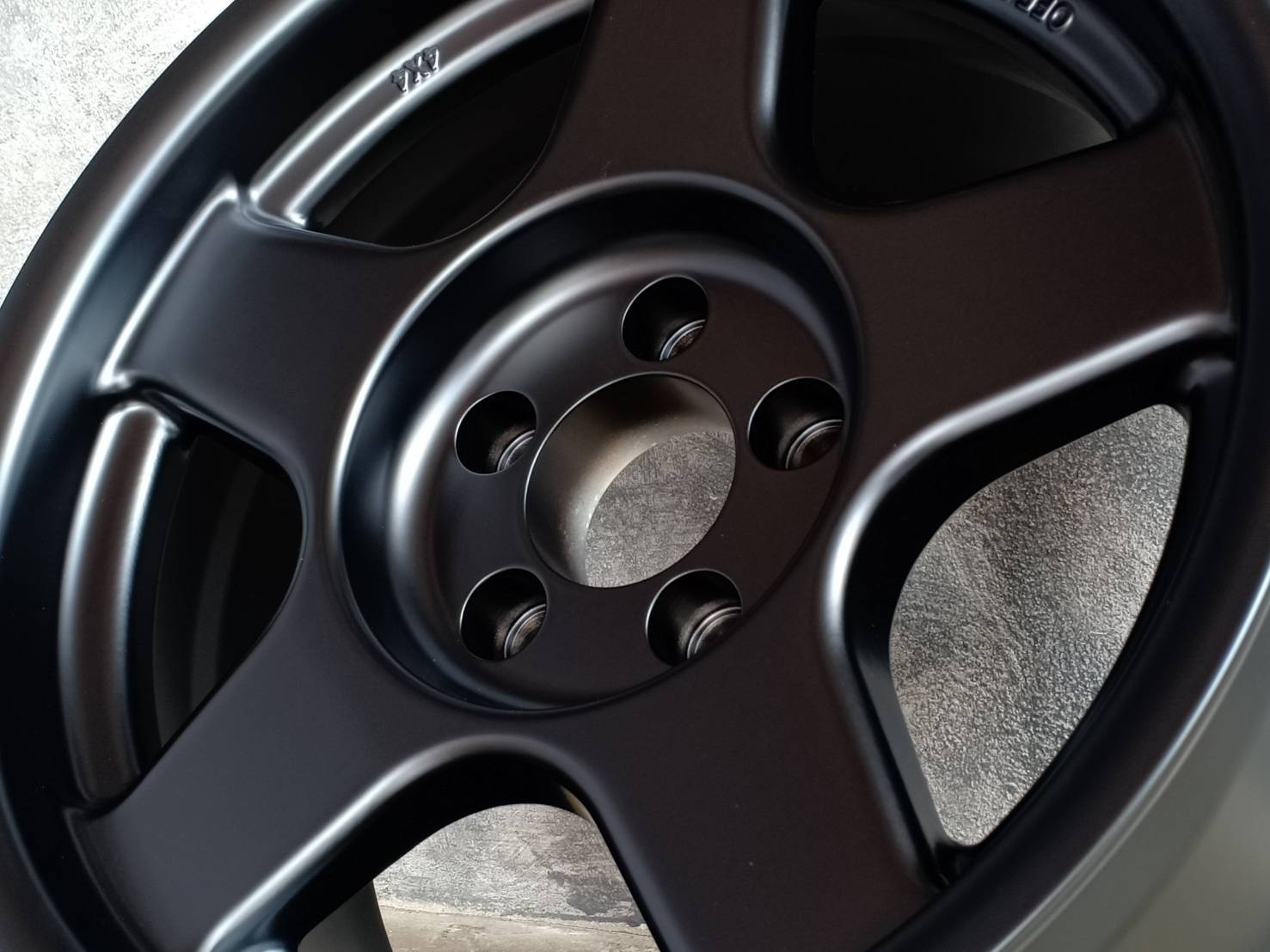 BREDLEY 16X8 5H114.3 ต้องการส่วนลดราคาพิเศษ กรุณาสอบถาม