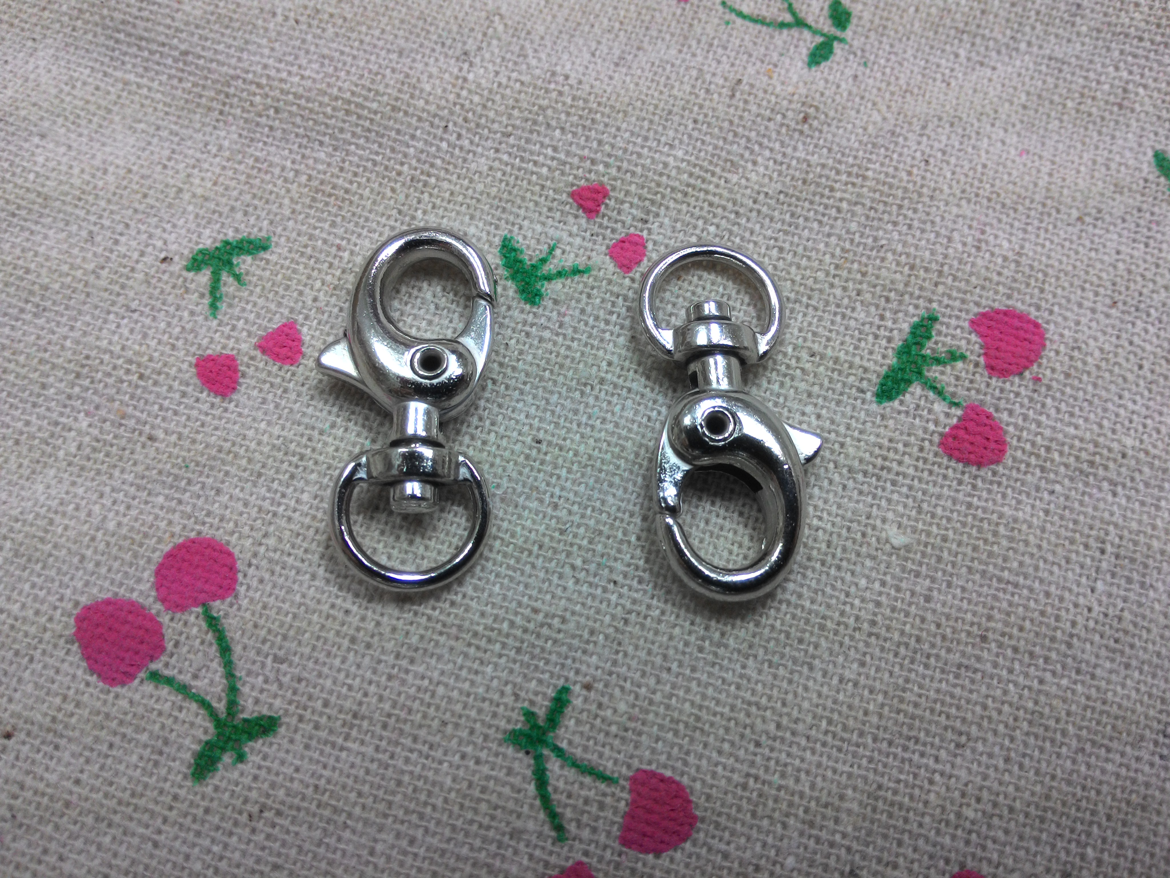 คอหมานกแก้ว เงิน