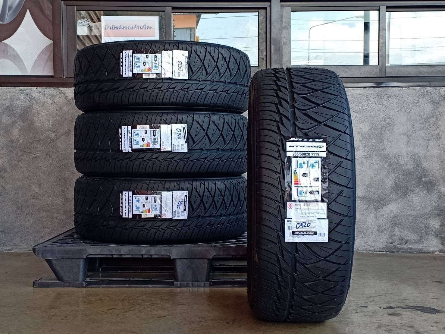 NITTO 265/50R20 NT420SD 111V MADE IN MALAYSIA