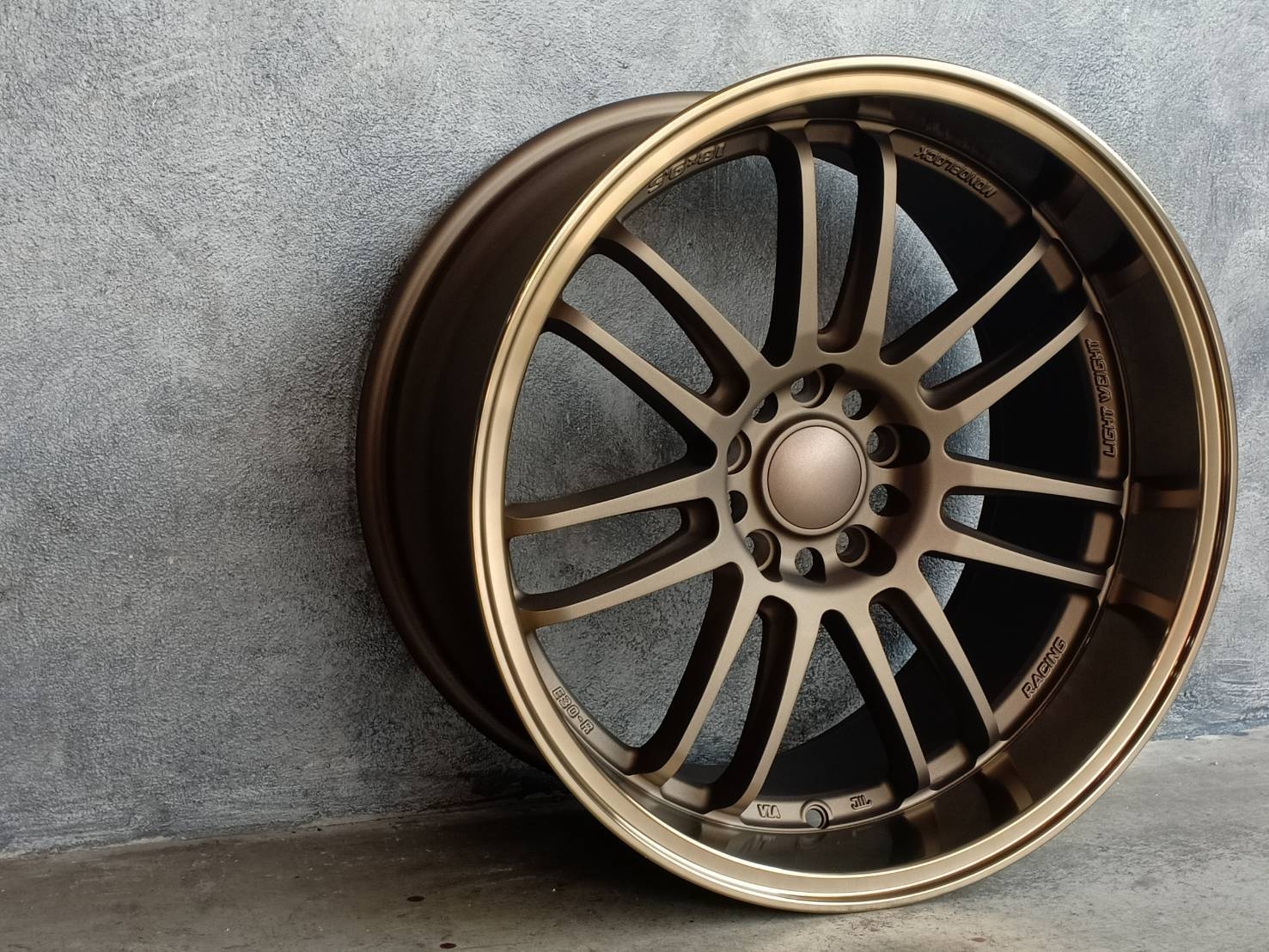 ZRE30 18X9.5 5X114.3 ต้องการส่วนลดราคาพิเศษ กรุณาสอบถาม