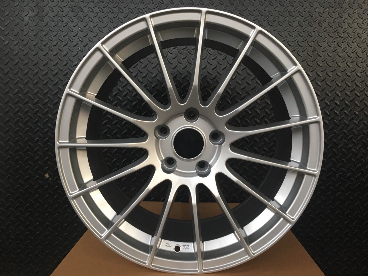 ENKEI RS05RR ขอบ18 ใส่เก๋ง พร้อมยาง ลดราคา