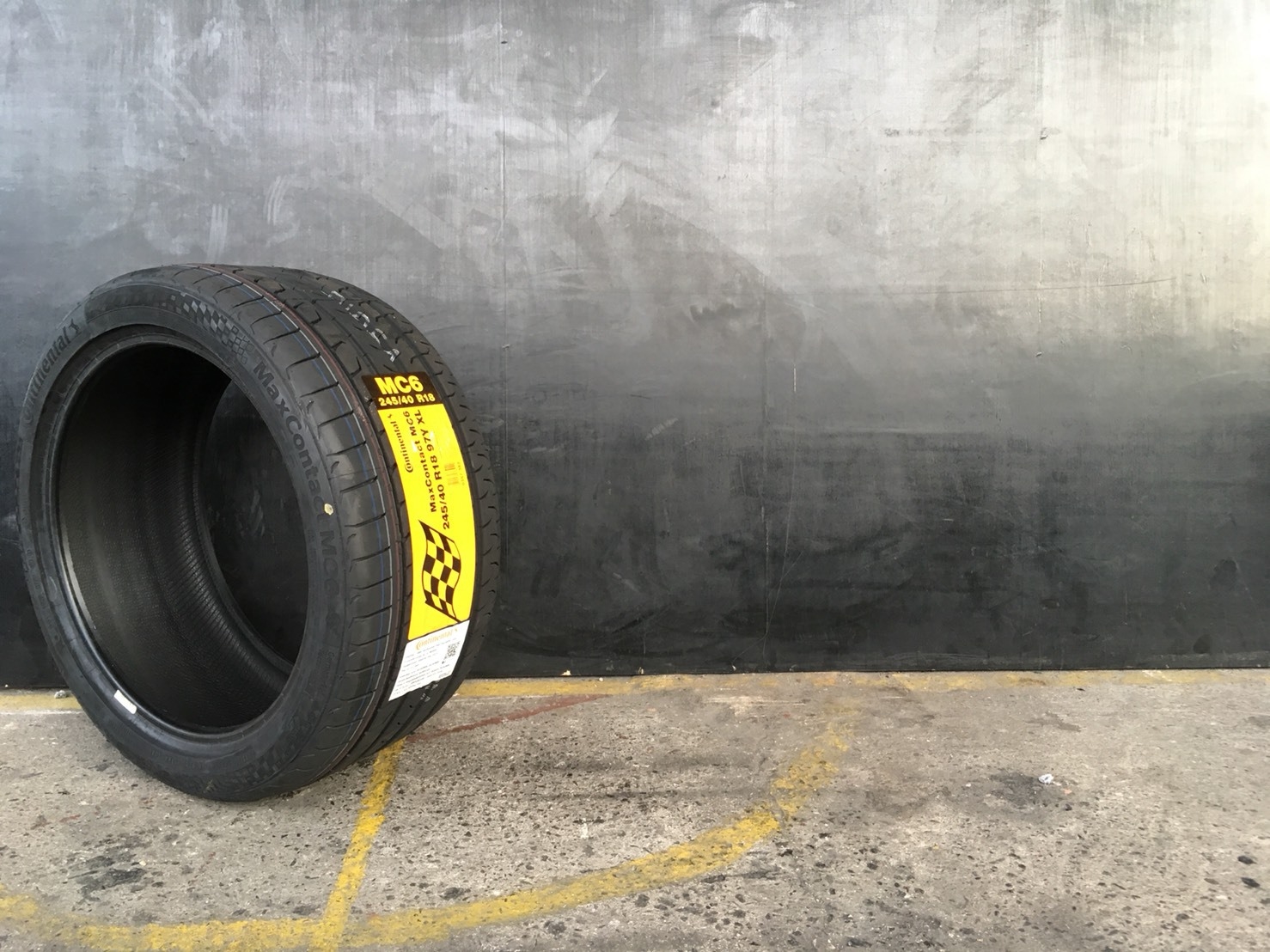 CONTINENTAL CONTACT MC6 245/40-18 เส้น 4500 ปี18 ปกติ 6500