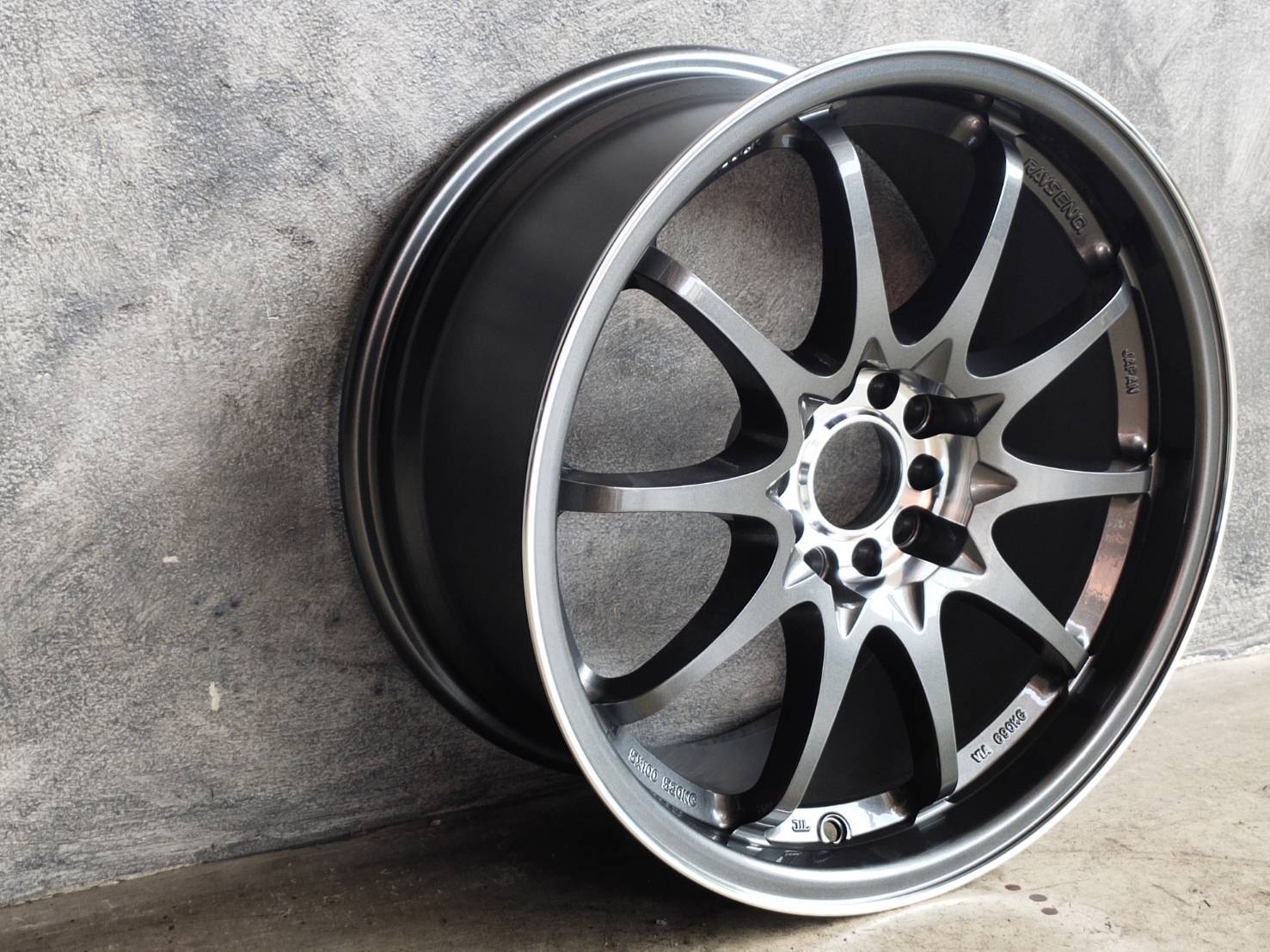 TKRC28 17X8.5 10X100-114.3 +35 73.1 LCP/GUNMETALIC