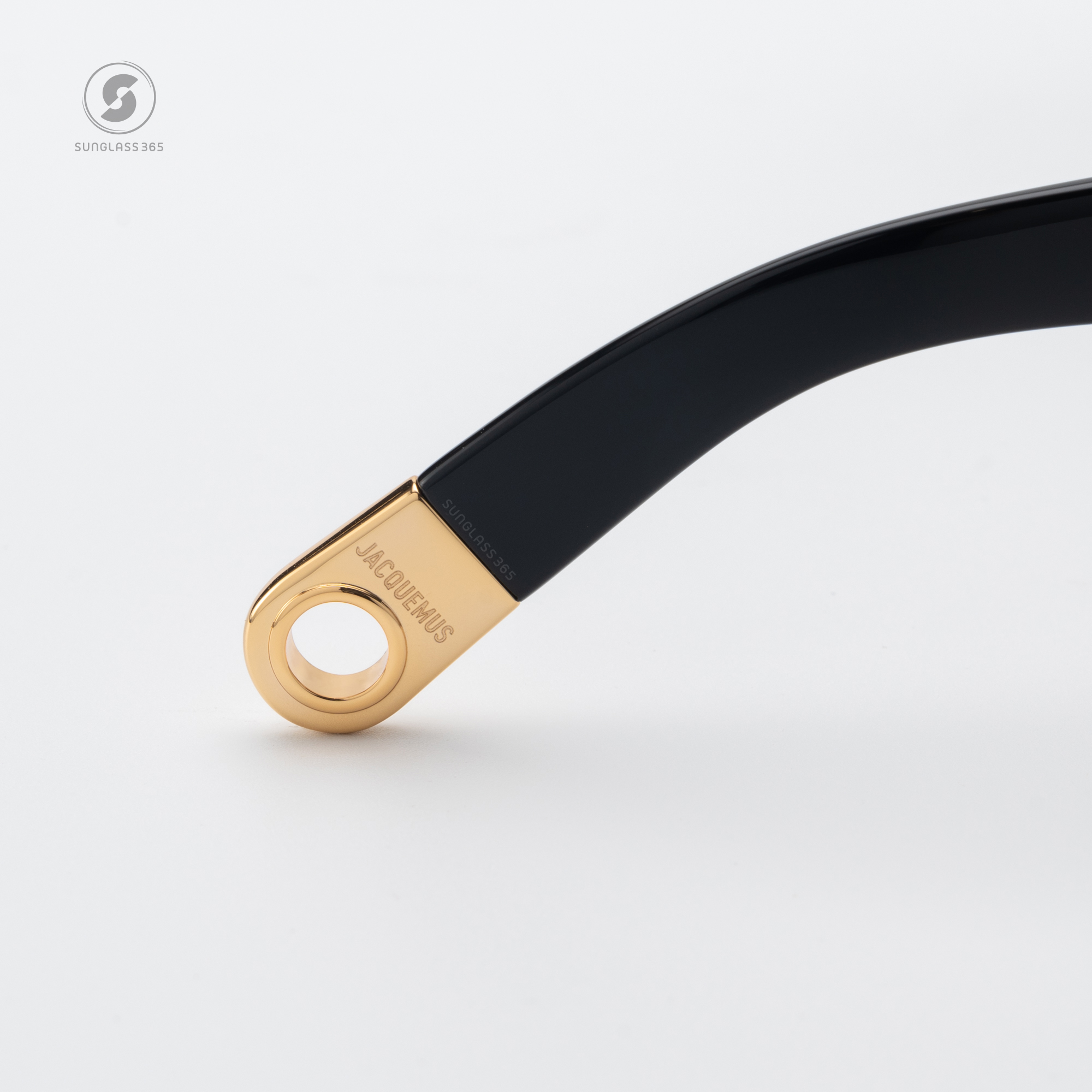 แว่นกันแดด JACQUEMUS THE PILOTA JAC2 C1