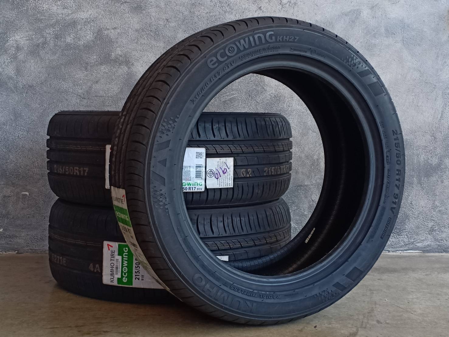 KUMHO 215/50R17 ECOWING KH27 91V MADE IN VIETNAM