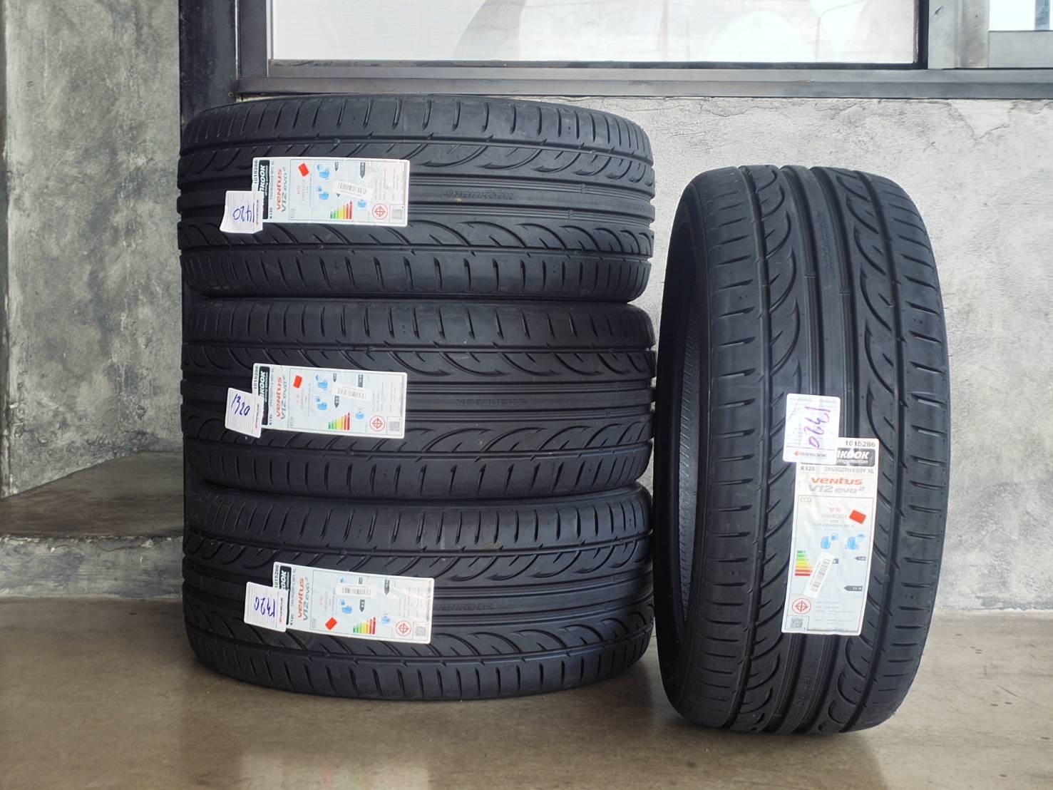 HANKOOK 245/40R19 V12EVO2