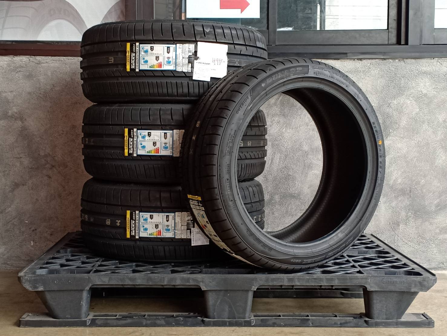 DUNLOP SP SPORT MAXX 050 PLUS 235/40ZR18