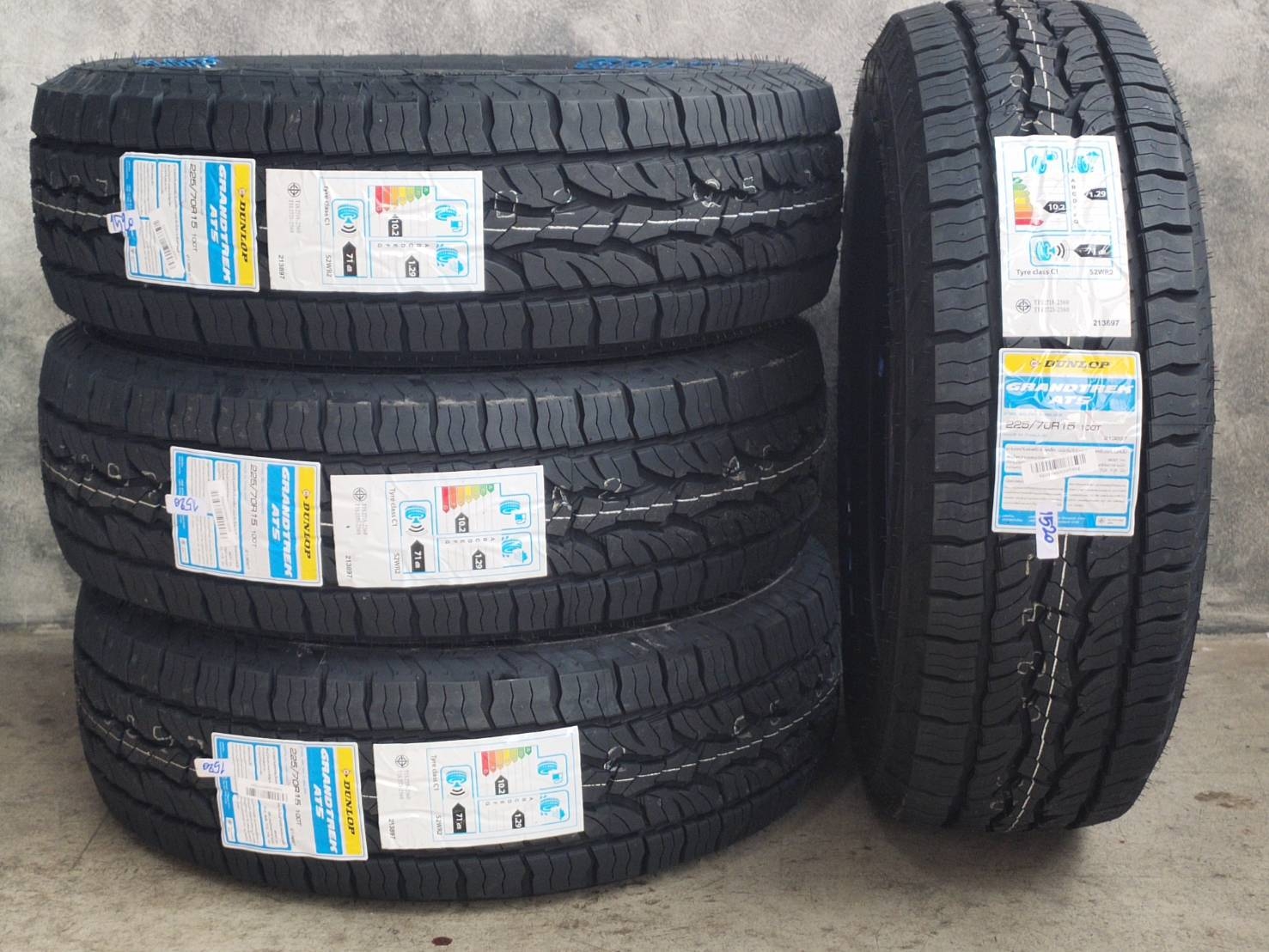 DUNLOP GRANDTREK AT5 225/70R15