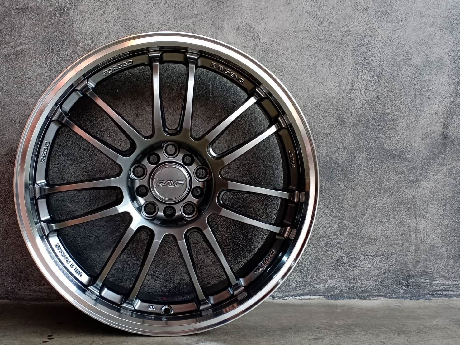 RE30 FLOWFORMING ล้อเบา ขอบ18 ราคาพิเศษ