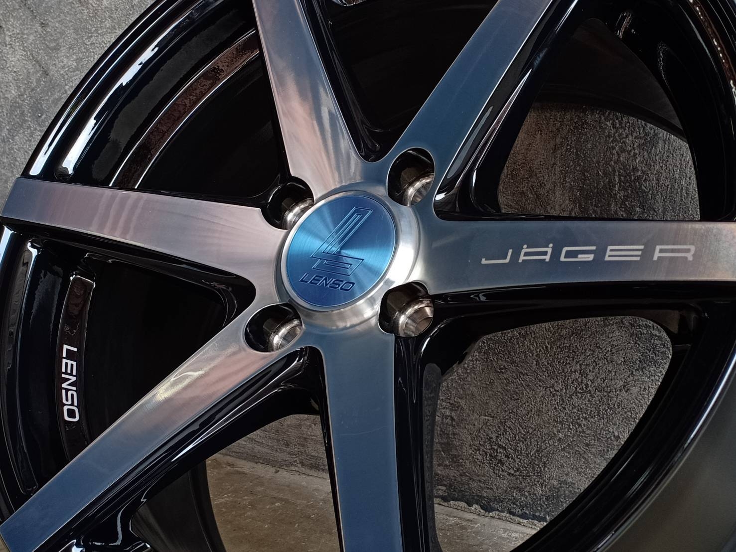 JAGER-CRAFT 15X7 4X100 +35 73/65 BKFW