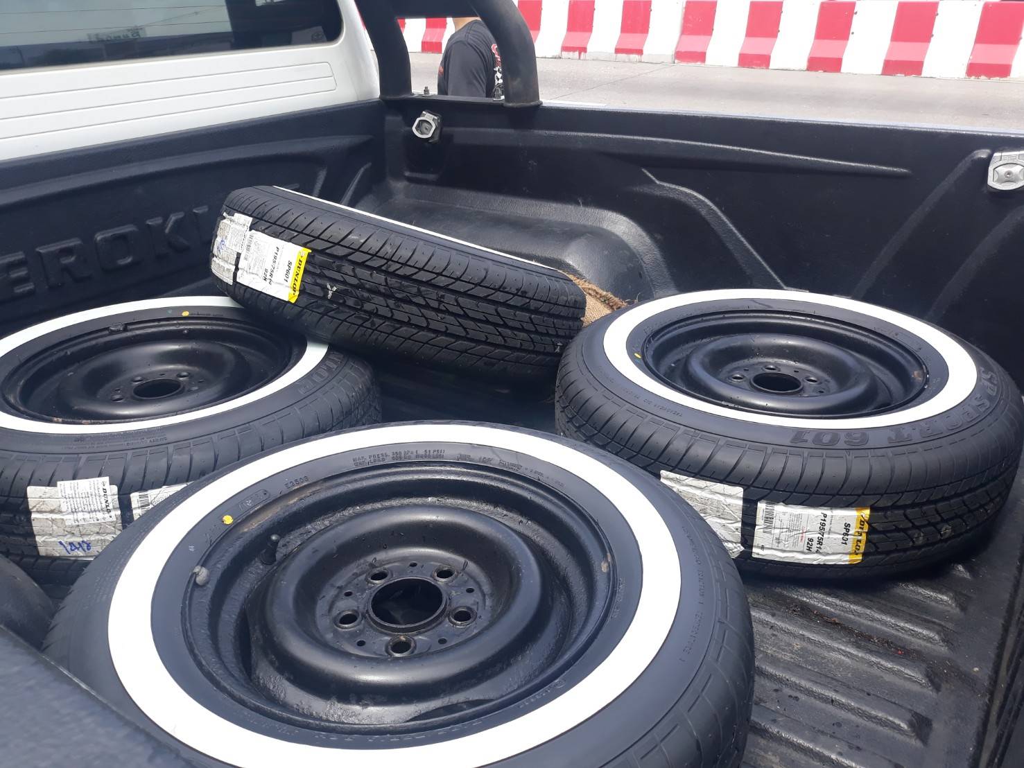 DUNLOP SP601 ขอบขาว 195-75-14 ปี18 ลดราคา