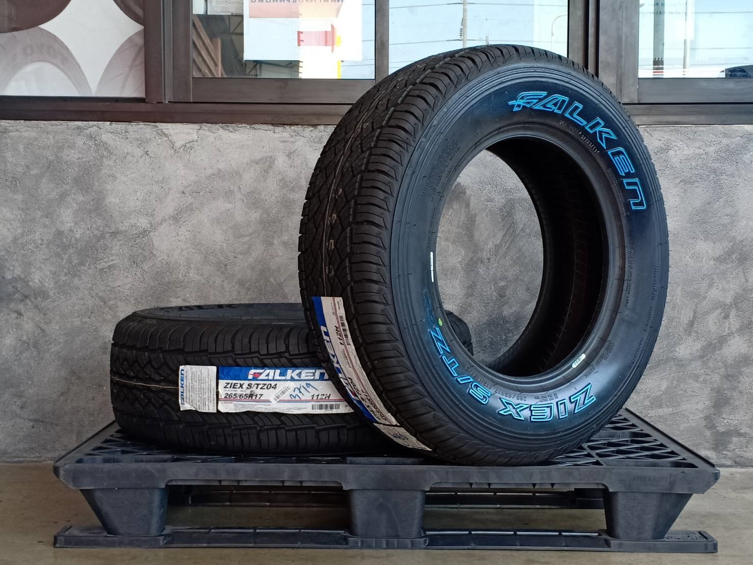 FALKEN 265/65R17 ZIEX S/TZ04 112H (ตัวหนังสือขาว) MADE IN THAILAND
