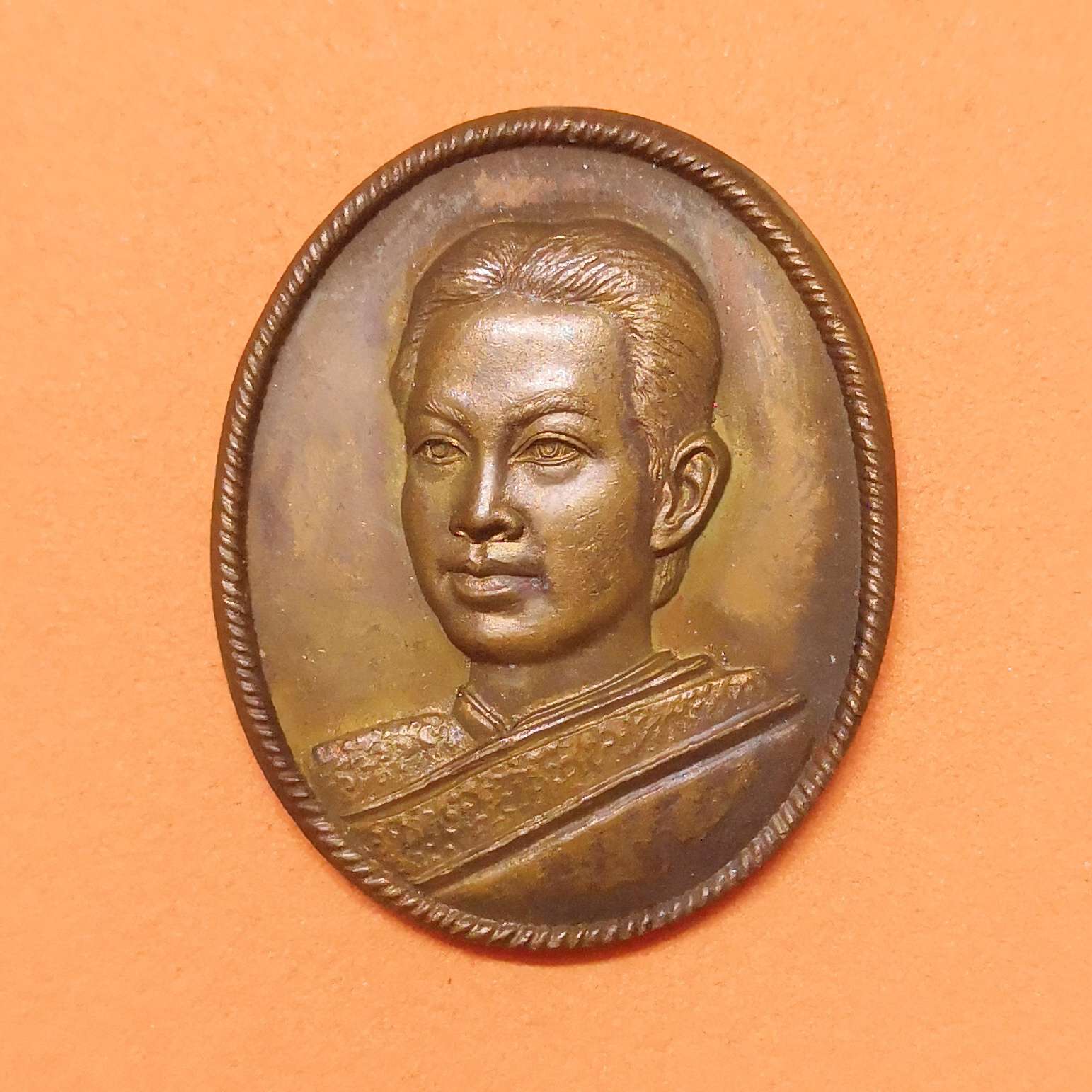 เหรียญ พระนางเจ้าสุนันทา ( พระนางเรือล่ม ) วัดนิเวศธรรมประวัติ 2423-2537 เนื้อทองแดง สูง 2.8 เซน