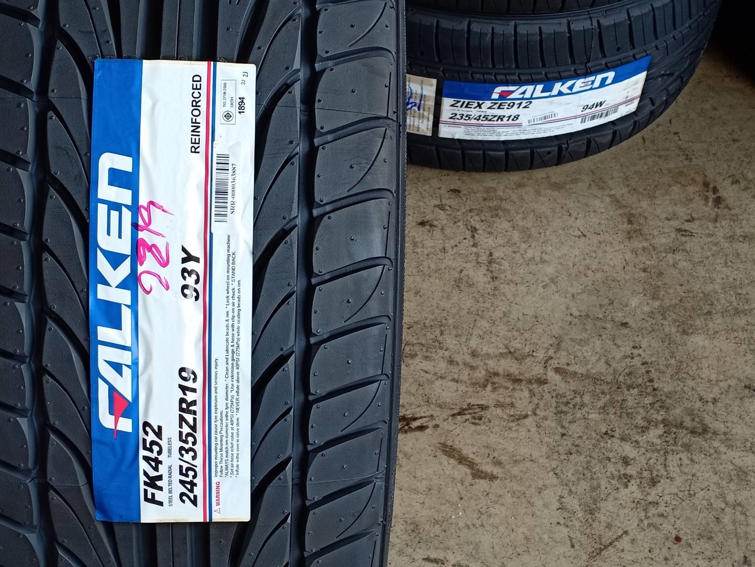 ยางใหม่ FALKEN FK452 245/35-19 ปี19 ราคาพิเศษ