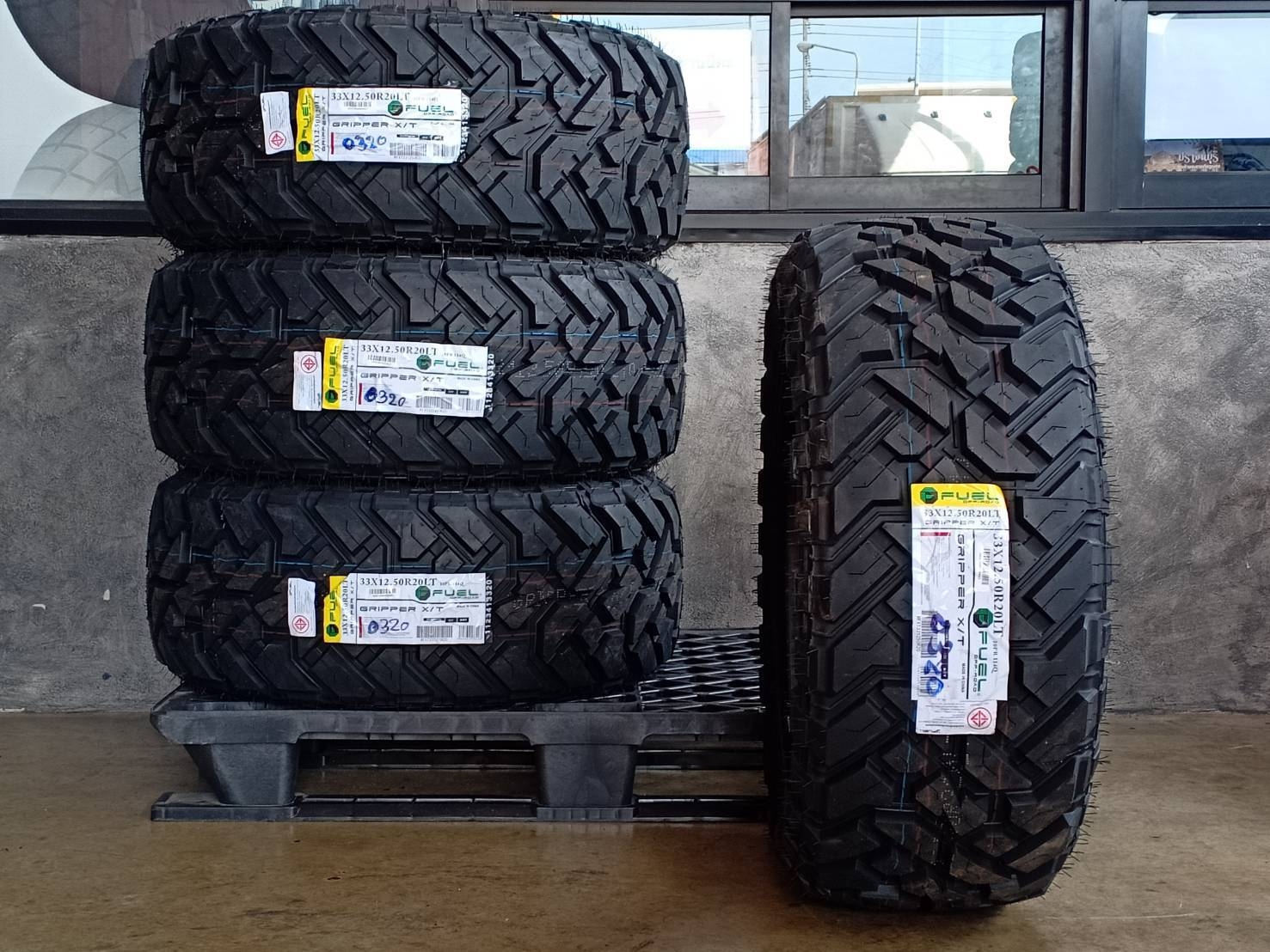 FUEL 33X12.50R20 GRIPPER X/T