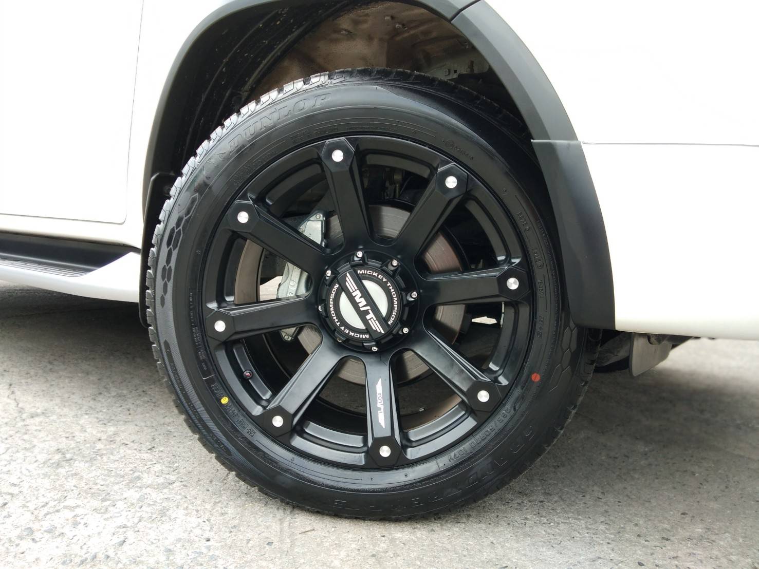 ล้อแท้ MICKEY THOMPSON ROUSH ขอบ20