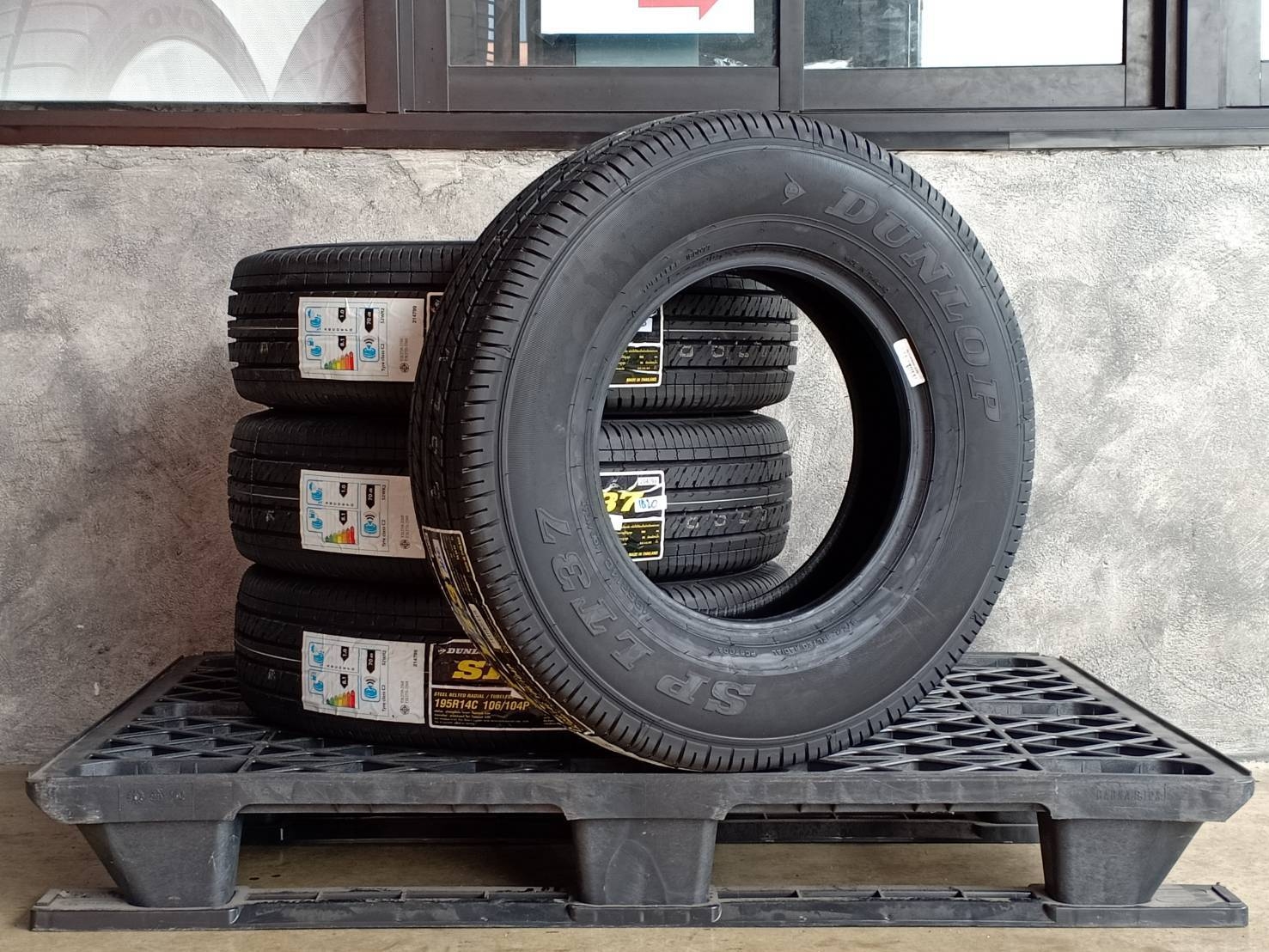 DUNLOP SP LT37 195R14C 106/104P THAILAND