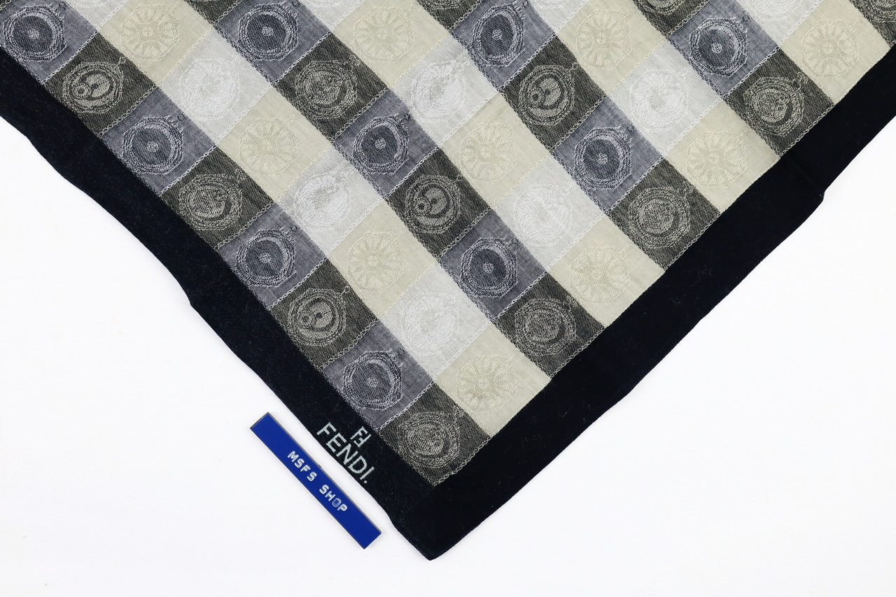 [Vintage] FENDI ผ้าเช็ดหน้าพิมพ์ลายทาง สีเทาดำ - ผ้าเช็ดหน้า Vintage