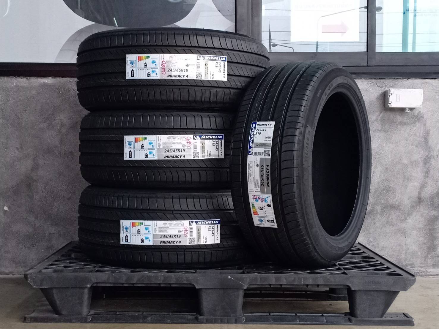 MICHELIN PRIMACY 4ST 245/45R19 ปี20