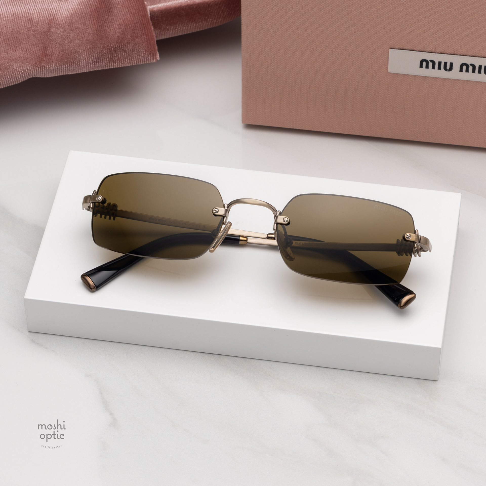 แว่นกันแดด Miu Miu MUB50S 26C09Z