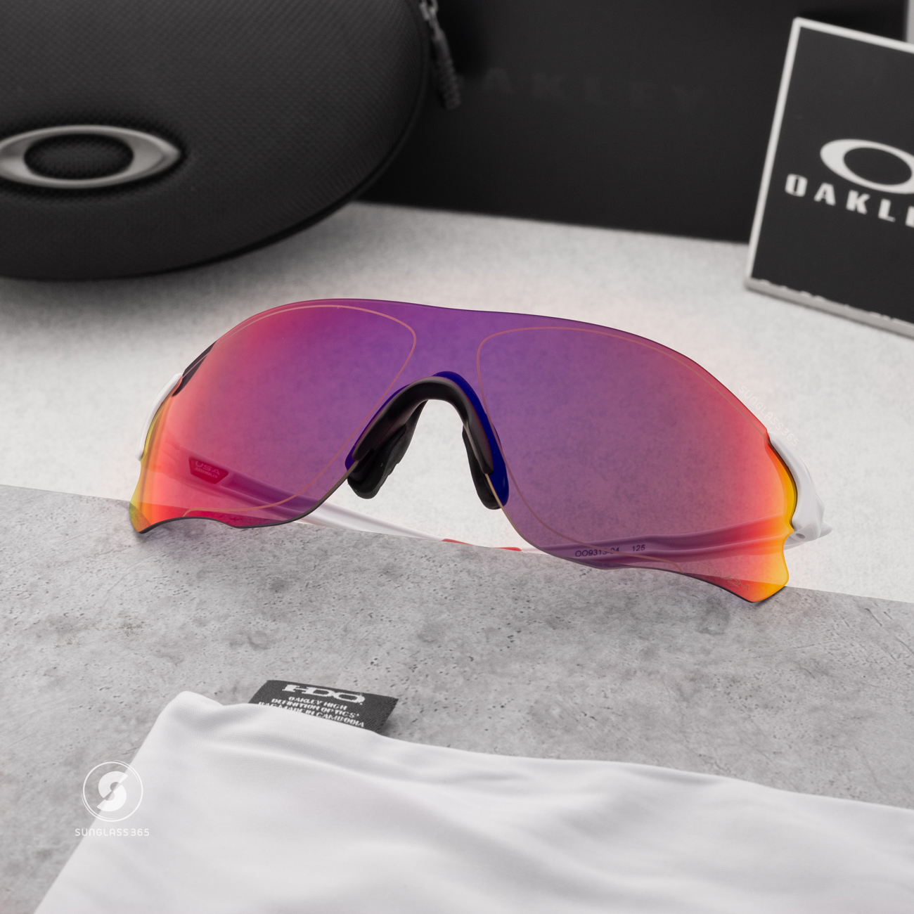 Oakley OO9313-04 EVZERO PATH Prizm Road