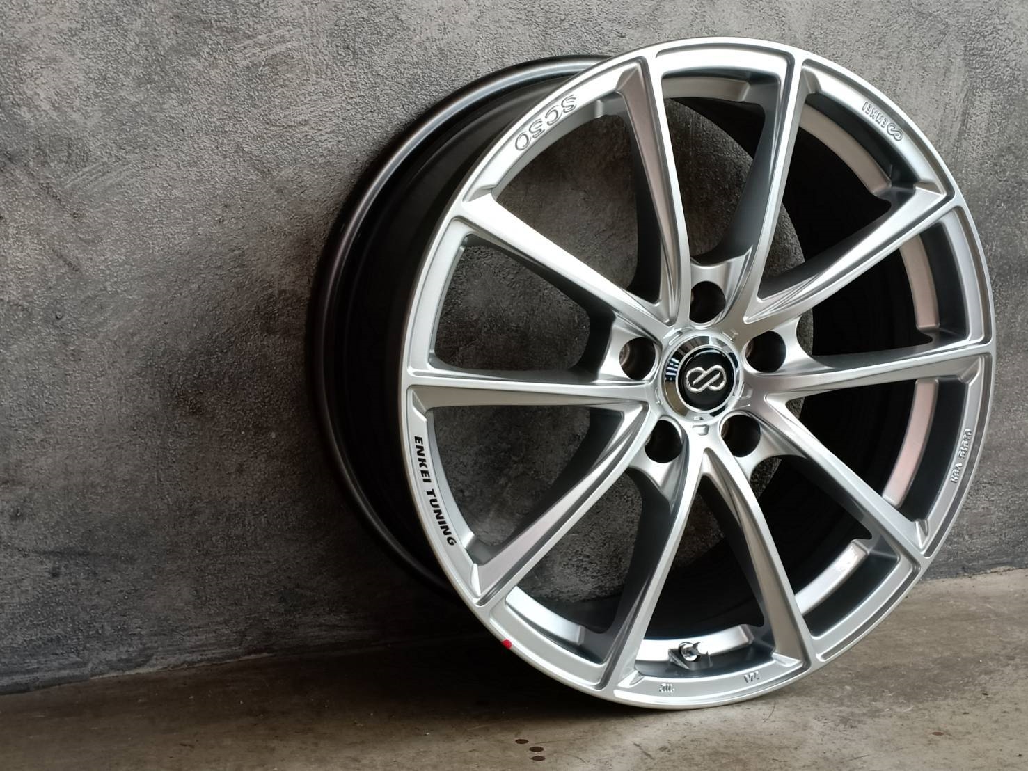 ENKEI TUNING SC50 18X8 5X114.3 35 73.1 GHB1K