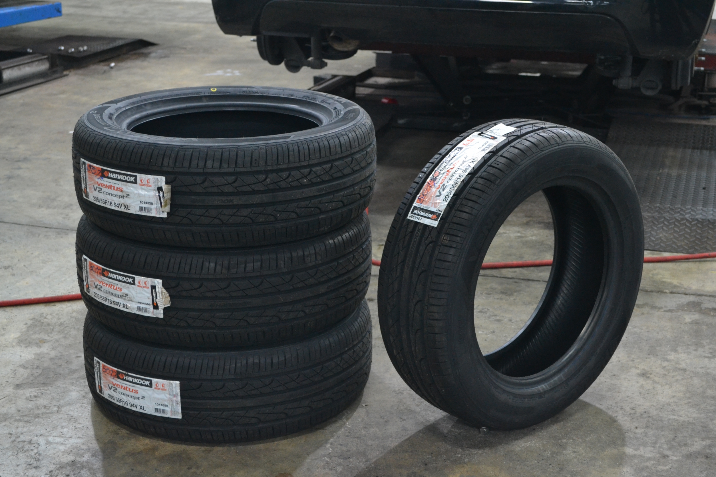 HANKOOK V2CONCEPT2 205-55-16 เส้น 3800 ปี17 ซื้อ2แถม2