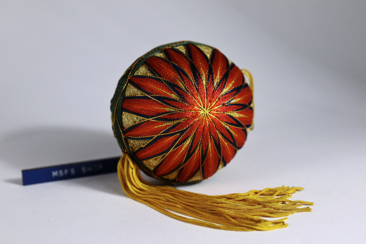 [Vintage] ลูกบอลเชือก Temari แบบแขวน แบบที่ 3 - สีส้ม