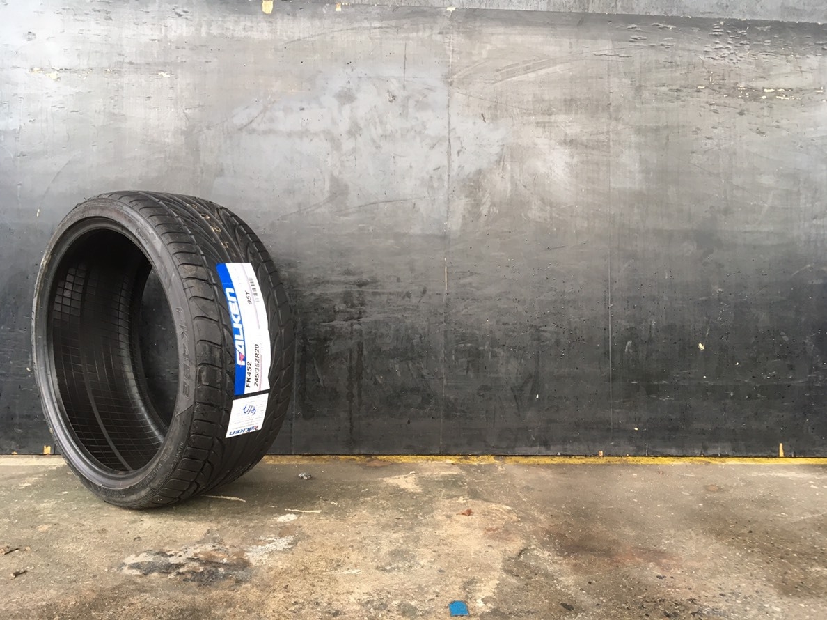 FALKEN FK452 245/35-20 ปี17 เส้น 3500 ปกติ 7500