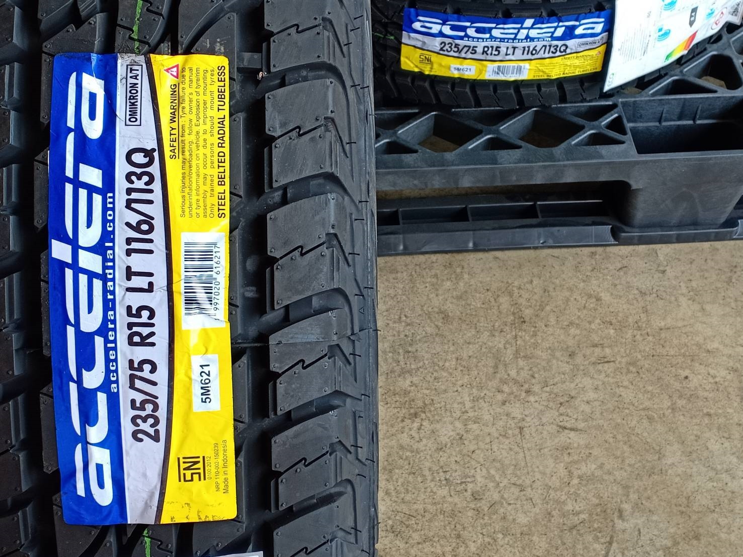 ACCELERA 235/75R15 OMIKRON A/T 116/113Q 10PR MADE IN INDONESIA