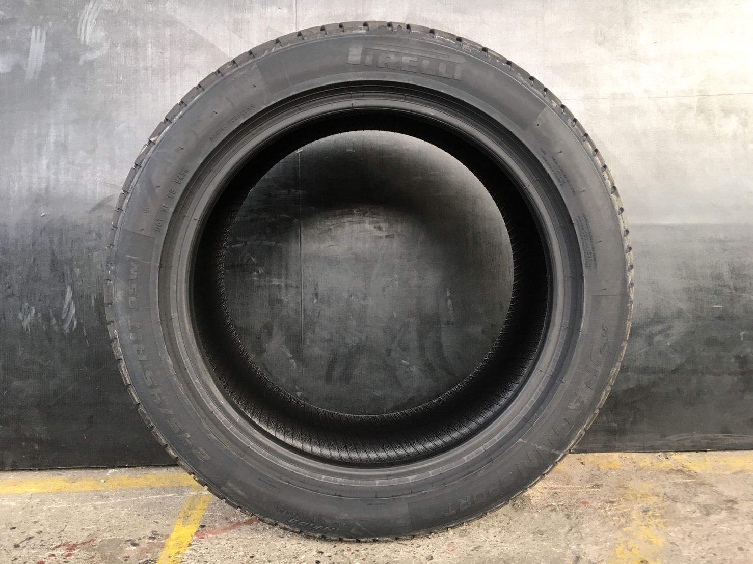 PIRELLI DRAGON SPORT 245/45-17 เส้น 3500 ปกติ 5500