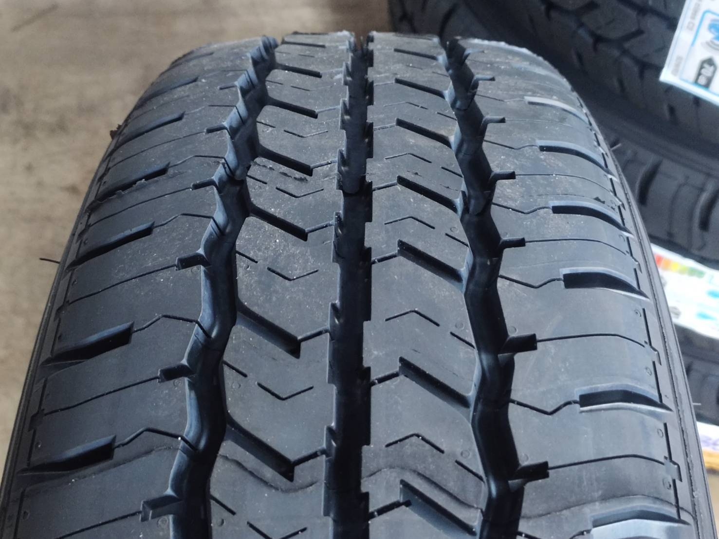 MICHELIN 225/75R14C XCD2 115/113P PR8 Y:3520 8PR