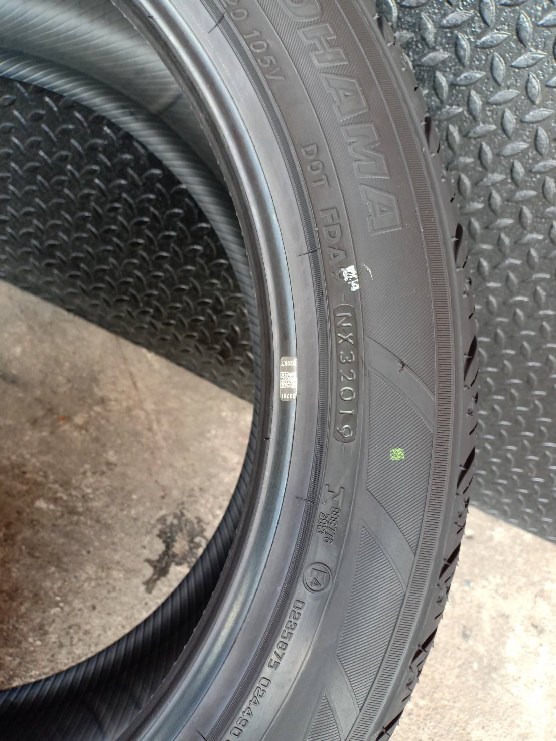 ยางใหม่ YOKOHAMAM PARADA 255/45-20 ราคาพิเศษ