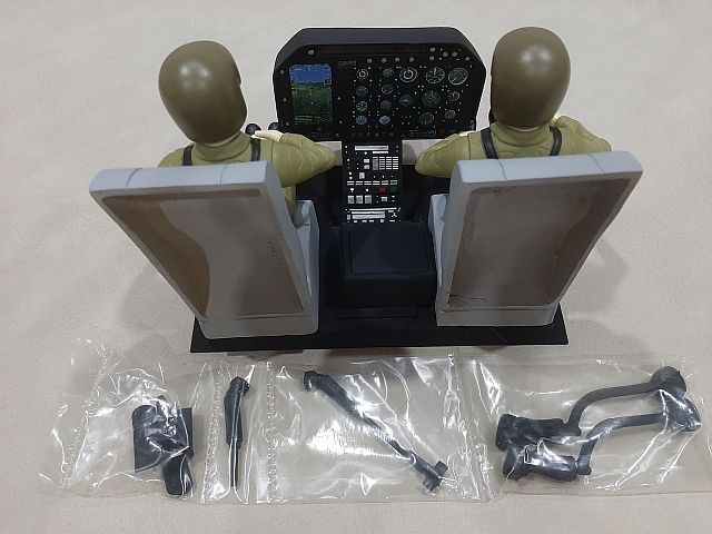 700 -Bell 206 Cockpit & Pilot