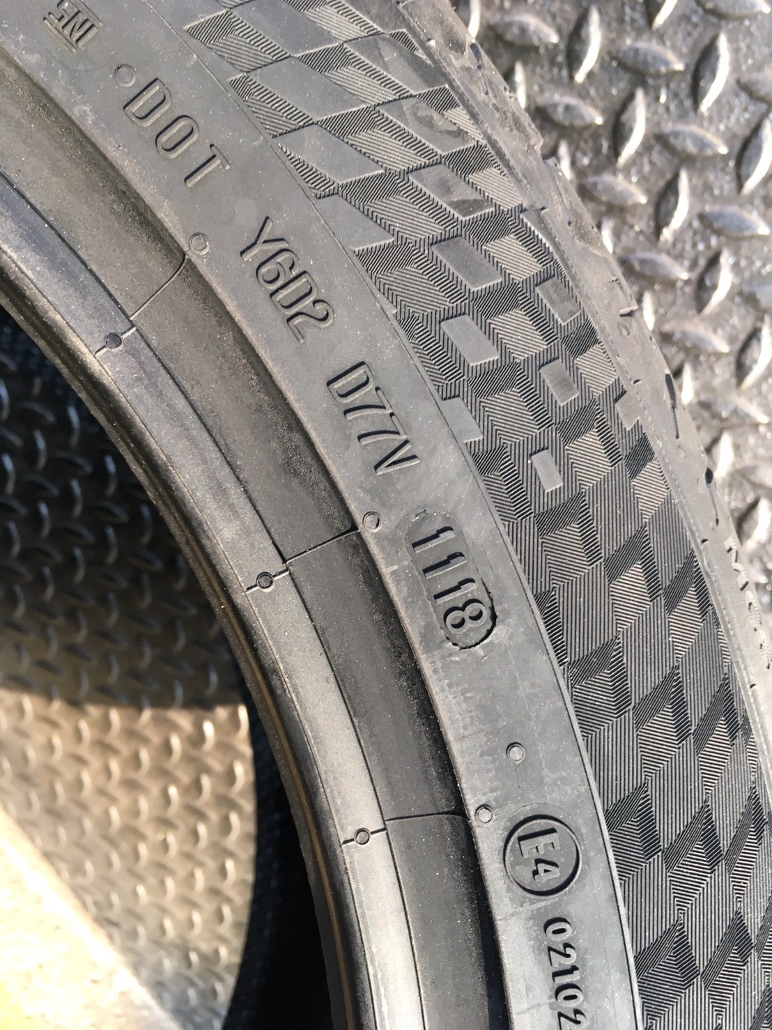 CONTINENTAL CONTACT MC6 275-40-19 เส้น 6800 ปี18 ปกติ 12000