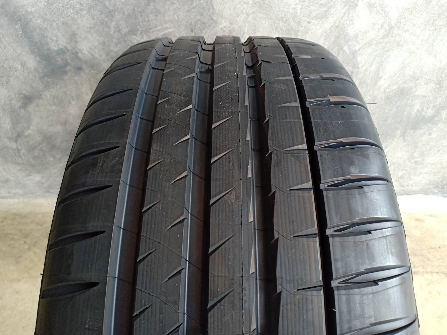 MICHELIN PILOTSPORT4S 255/35-19 ปี19
