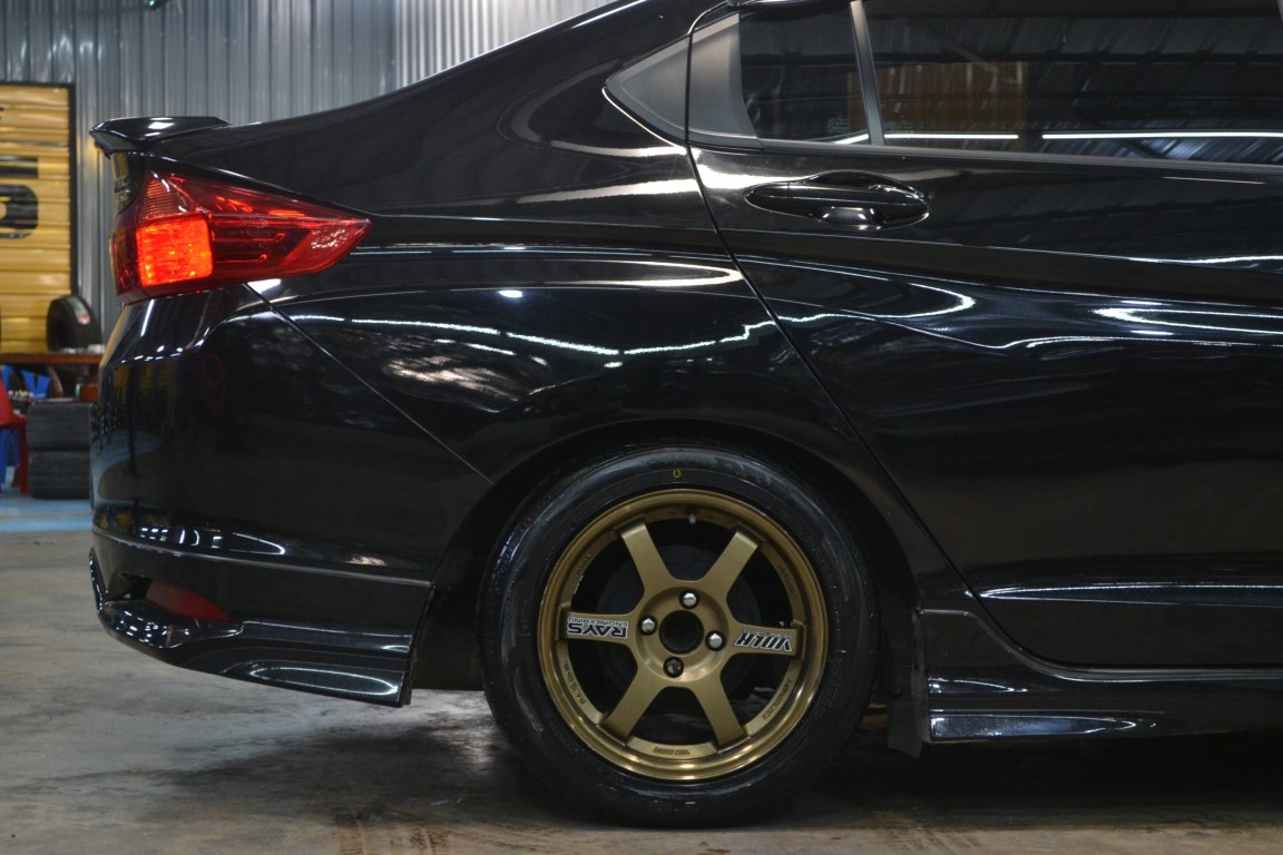 TOYO DRB 195-55-15 เส้น 2500 ปกติ 3500 ปี18 ลดราคา