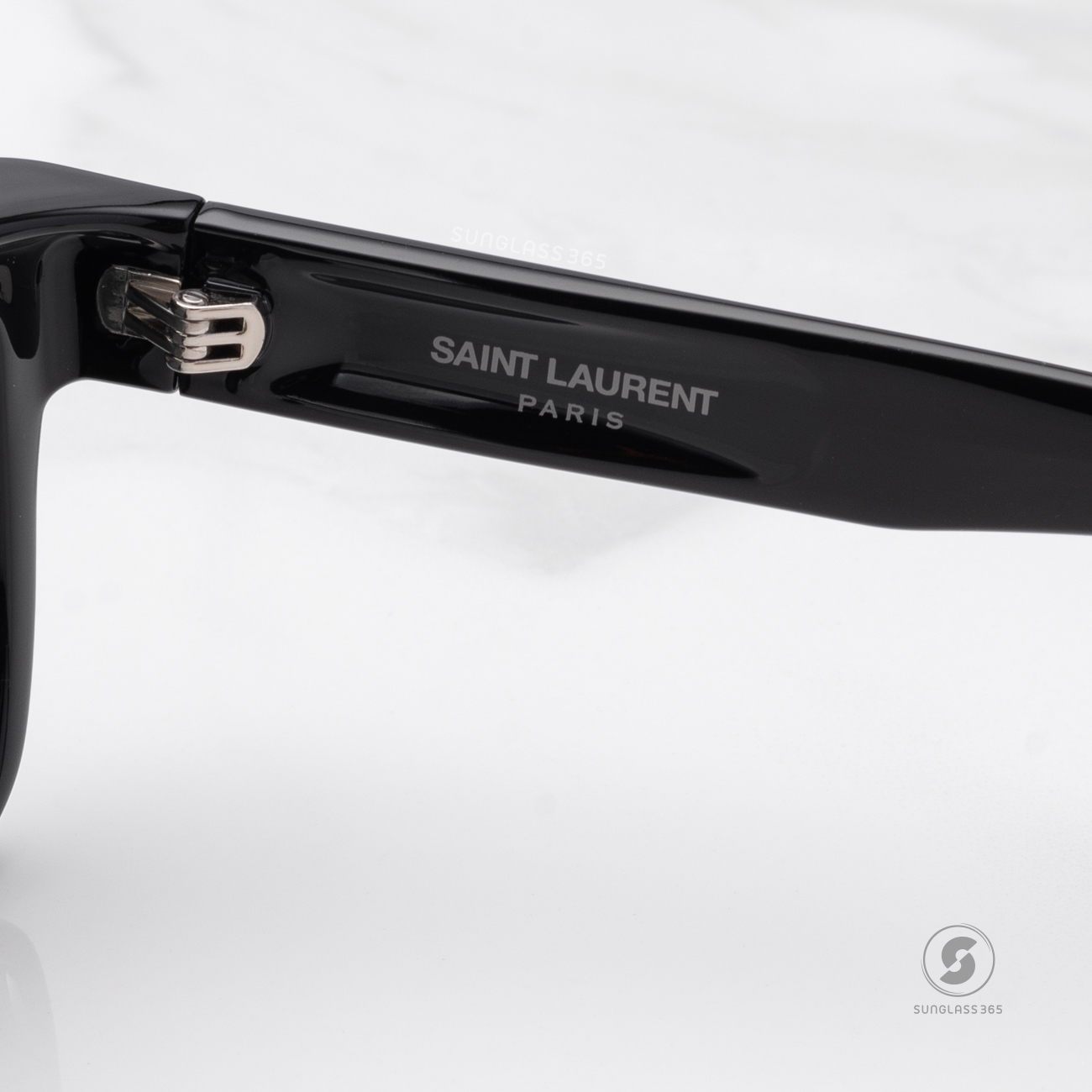 แว่นกันแดด YVES SAINT LAURENT SL674 001