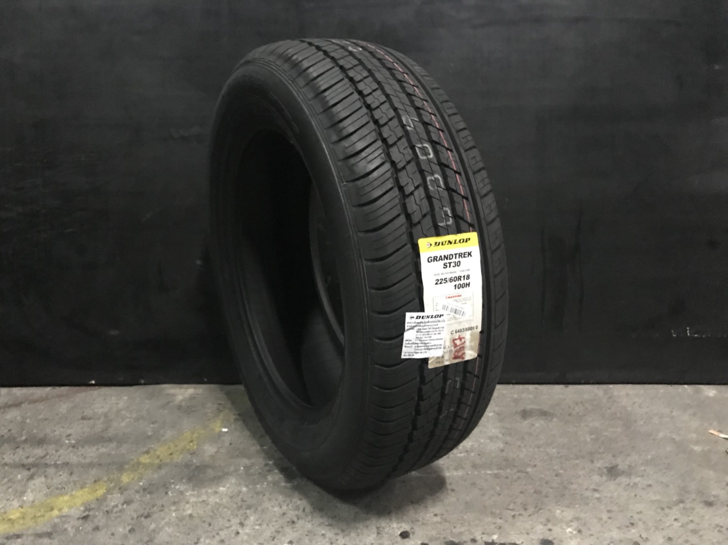 DUNLOP Grandtrek ST30 225/60-18 เส้น 3500 ปกติ 5500